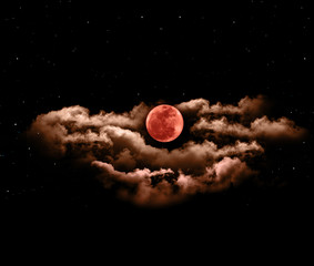 Fototapete Vollmond Mondfinsternis mit Wolken am Nachthimmel  © taira42