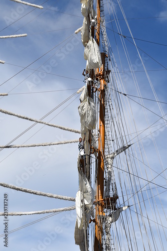 Descenso de mástil, Velero ARM-Cuauhtemoc. photo