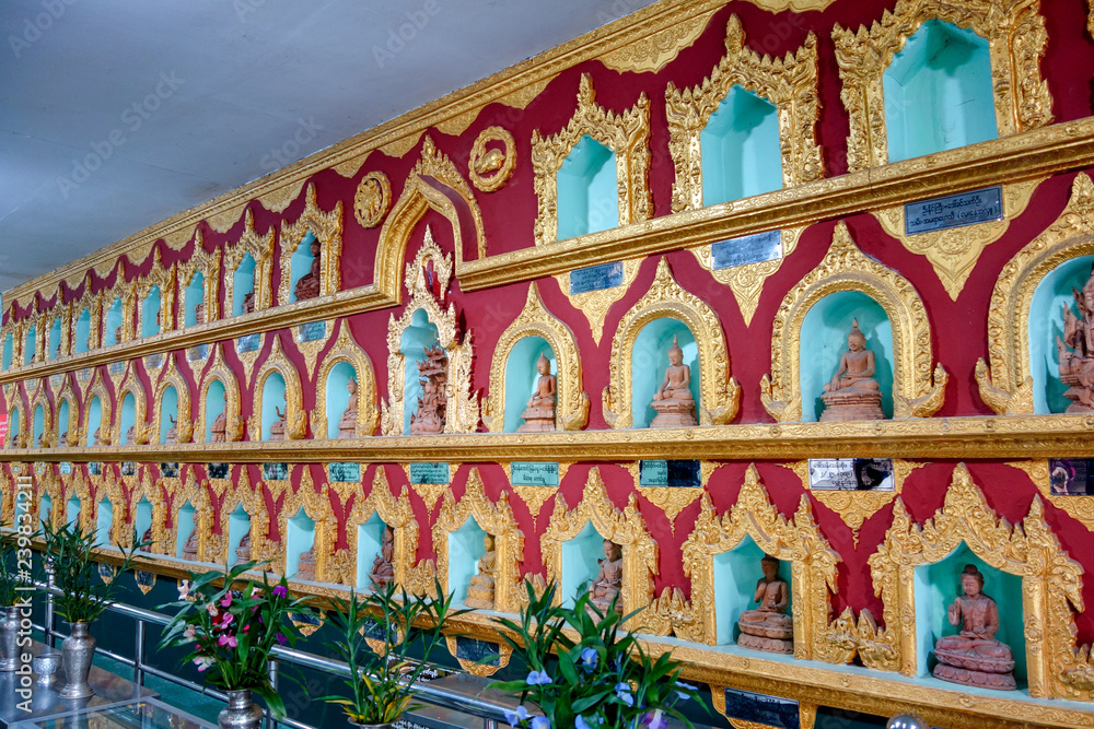 Obraz premium チャウタッジー・パゴダ