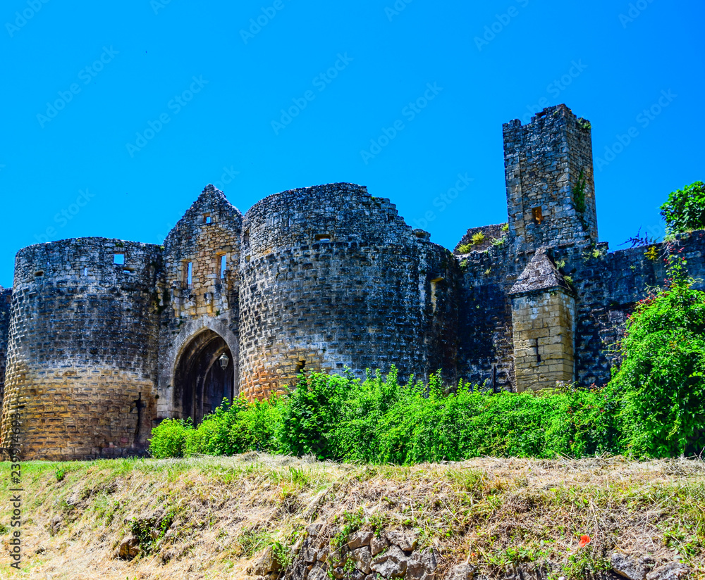 Fototapeta premium The medieval fortress gate of the bastide village of Domme in the Dordogne region of France