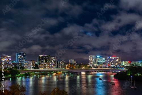 Brisbane City from Kangaroo Point © Ilya Postnikov