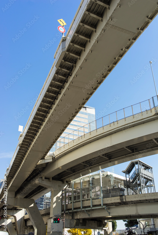 Obraz premium 東京 新宿 首都高速のある風景