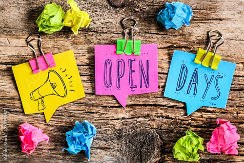 post it note : open days (anglais)