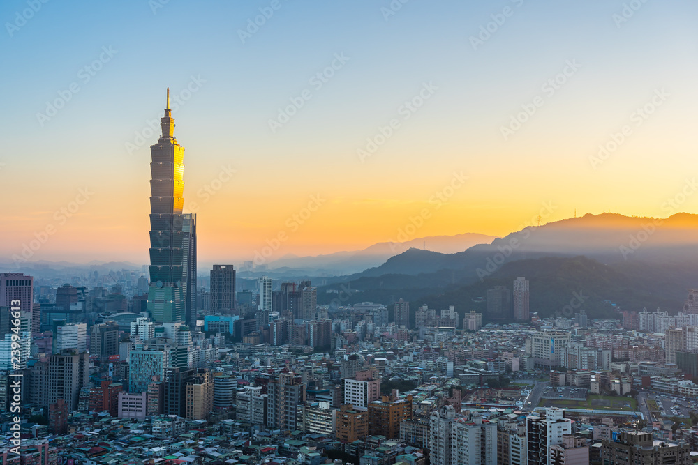 Fototapeta premium Beautiful architecture building taipei city