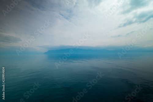 Geneva lake landscape at the day time © Anton Gvozdikov