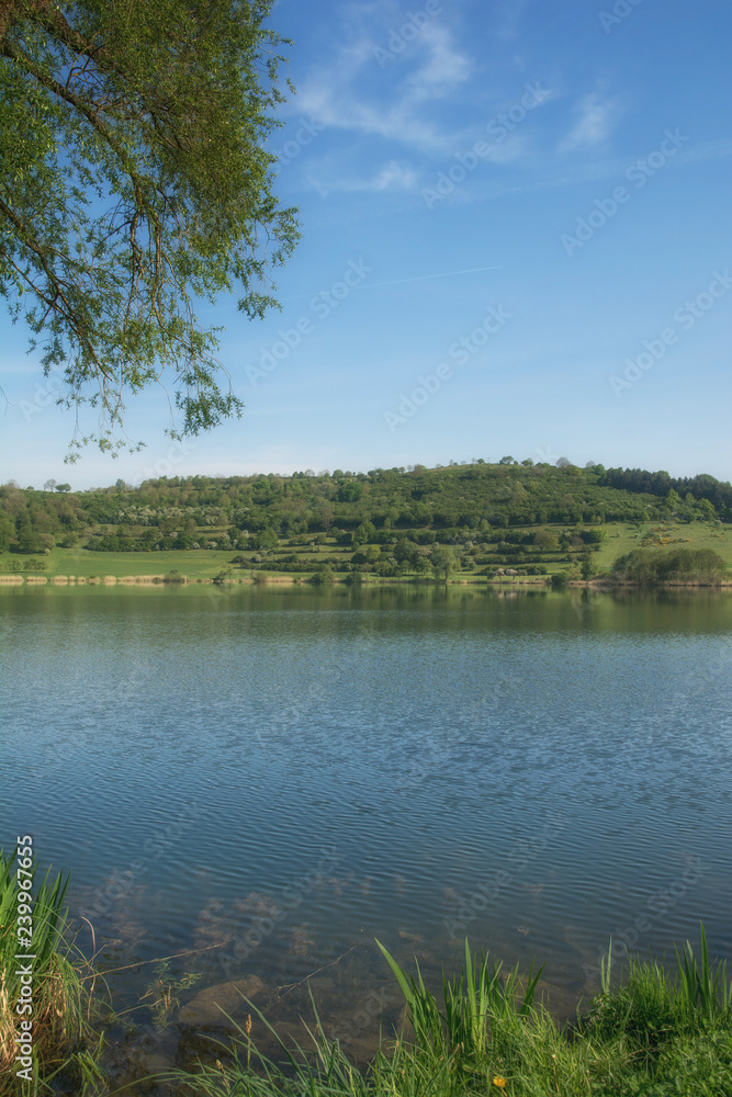 Fototapeta premium das Schalkenmehrener Maar in der Vulkaneifel,Rheinland-Pfalz,Deutschland