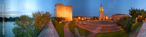 Tarascona, castello dei D'Angiò e collegiale, panoramica a 360°
