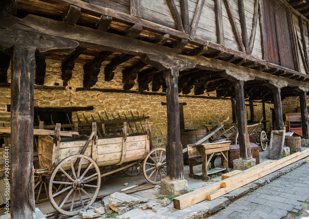 Old Wagon, old town