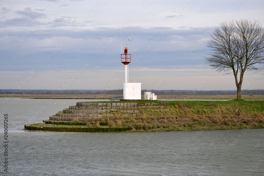 Foto de phare rouge, balise rouge de l'entrée du port de Saint-Valery