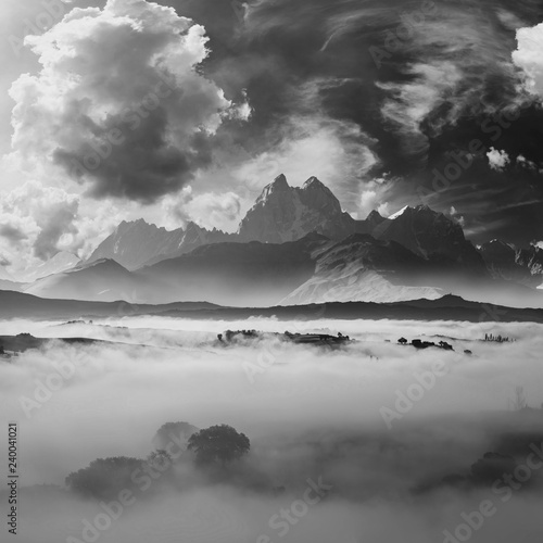 B&W landscape with mountains