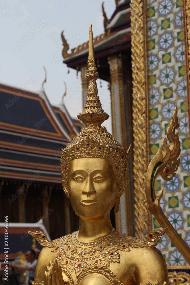 Obraz premium Bunter Buddha Statue in Bangkok Königspalast - Thailand
