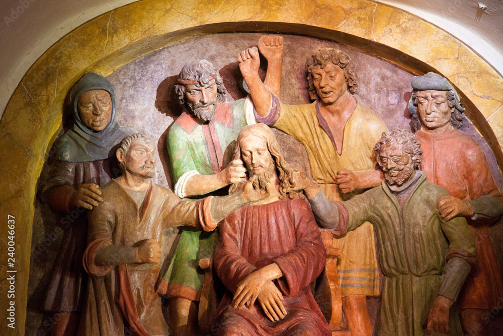 Toscana, Montaione, le cappelle di San Vivaldo, chiamate anche la piccola Gerusalemme,con all'interno sculture rappresentantinla vita di Gesù, di scuola robbiana.