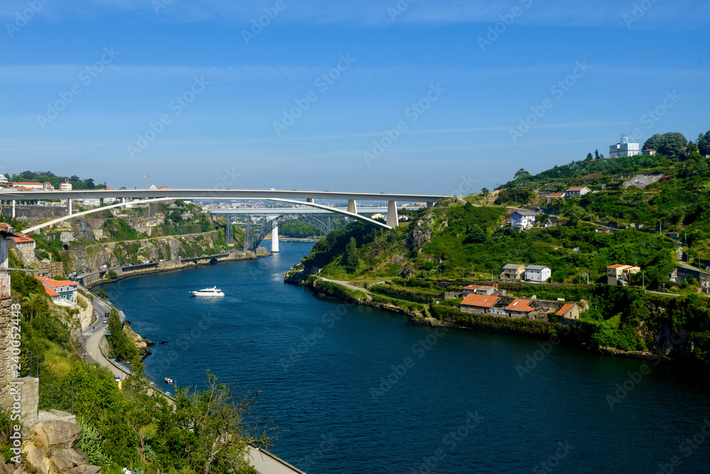 Naklejka premium Infante bridge over Douro river