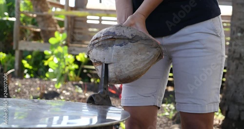 4K Removing coconut husk p1