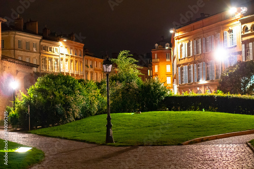Fototapeta Naklejka Na Ścianę i Meble -  Toulouse france evening city