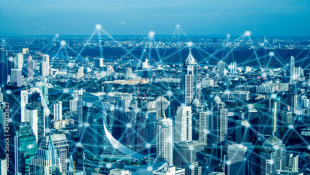 Obraz premium Smart city and network communication. And data transformation on public.