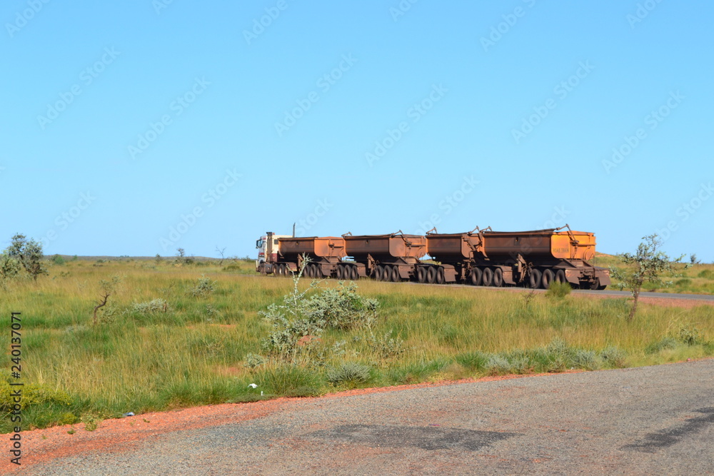 Fototapeta premium Road Train in West Australien