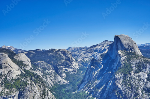 The most beautiful Yosemite National Park in the world, dense trees, fresh air, blue sky