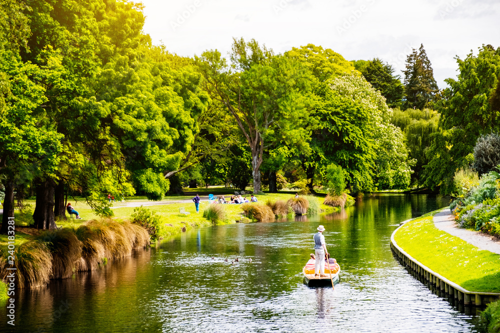 View of the river in Christchurch Botanic garden. - obrazy, fototapety, plakaty 