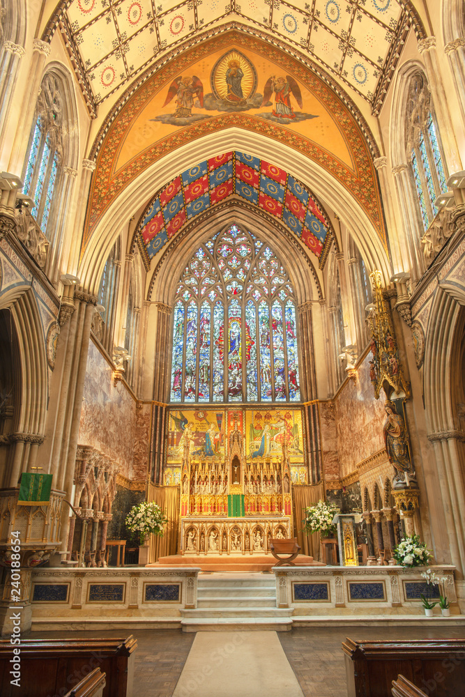 LONDON, GREAT BRITAIN - SEPTEMBER 18, 2017: The sanctuary of church Immaculate Conception, Farm Street with the mosaics by Antonio Salviati 1875.