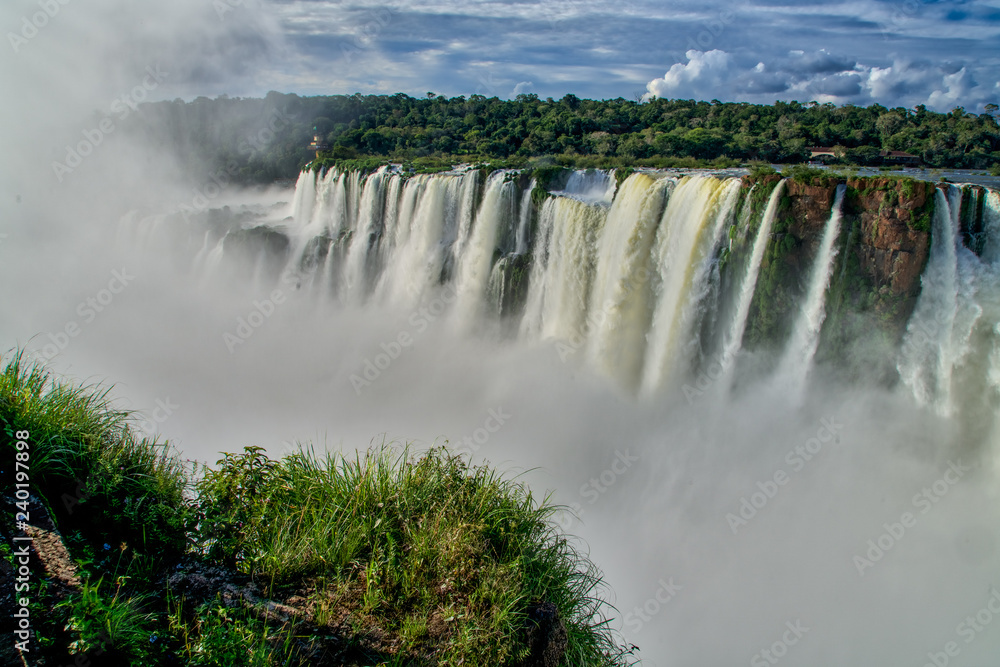 Fototapeta premium Iguazu Falls