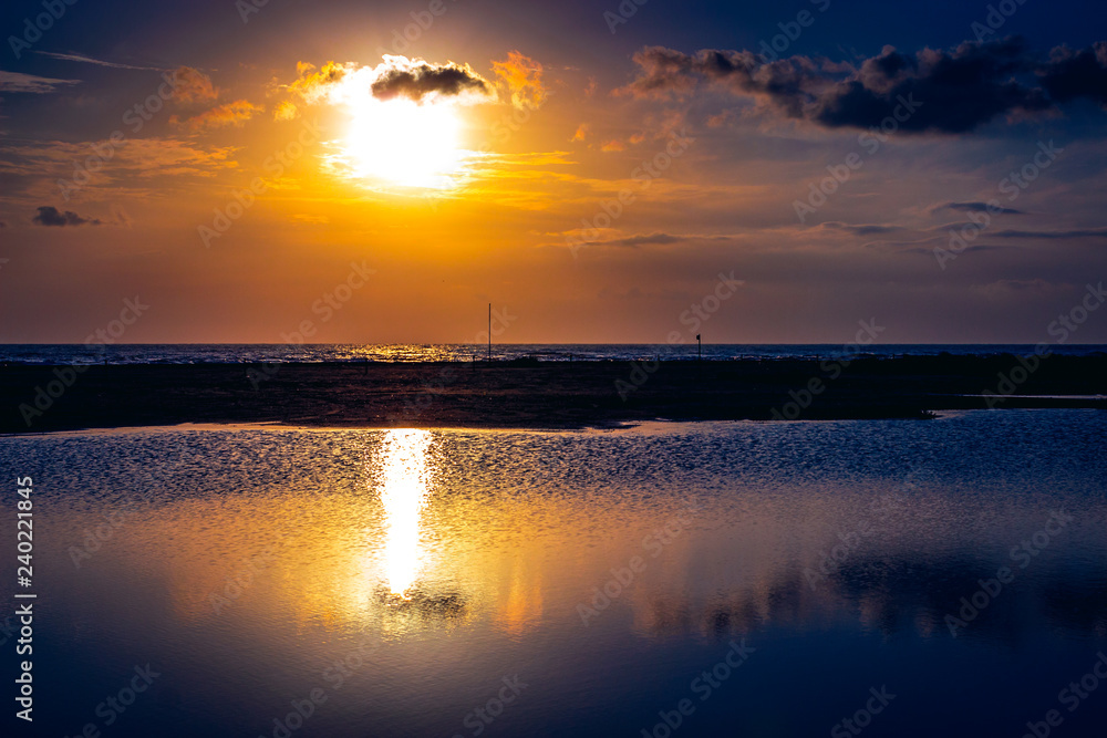 Obraz premium Sunrise reflectiom