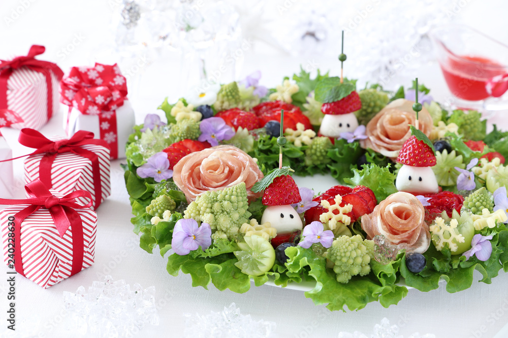 クリスマスリースサラダ いちごサンタ クリスマスリースサラダ いちごサンタ