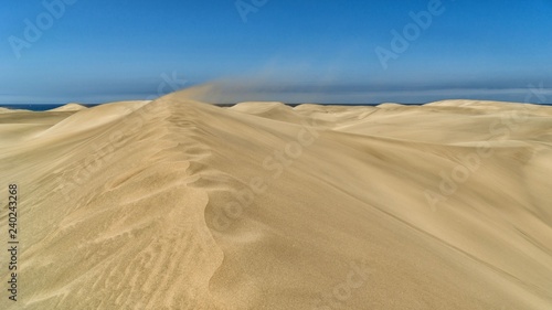 Dünen von Maspalomas mit Sandverwehung