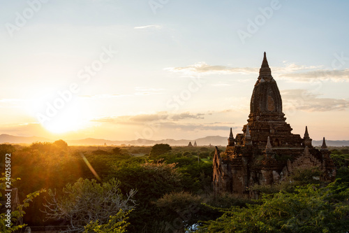 Parque arqueolàogico de los antiguos templos y pagodas de Bagan. Myanmar © DiegoCalvi