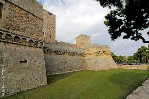 il castello normanno-svevo di Bari