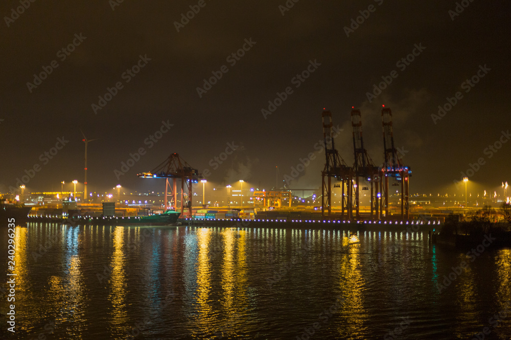 Hamburgerhafen bei Nacht