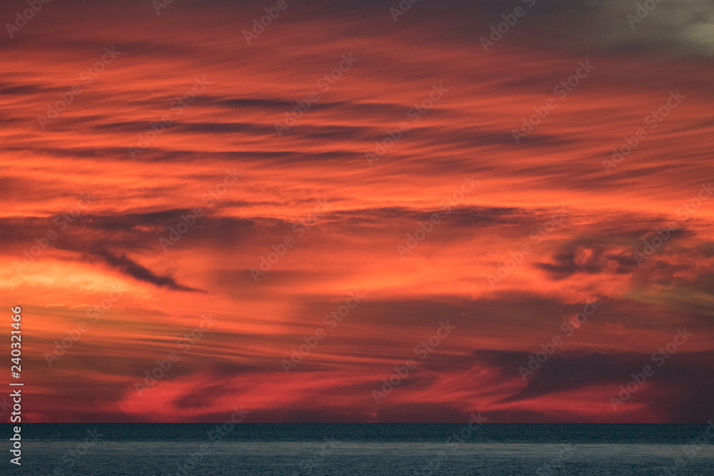 Obraz premium Spectacular sunset and clouds over the ocean in La Jolla California