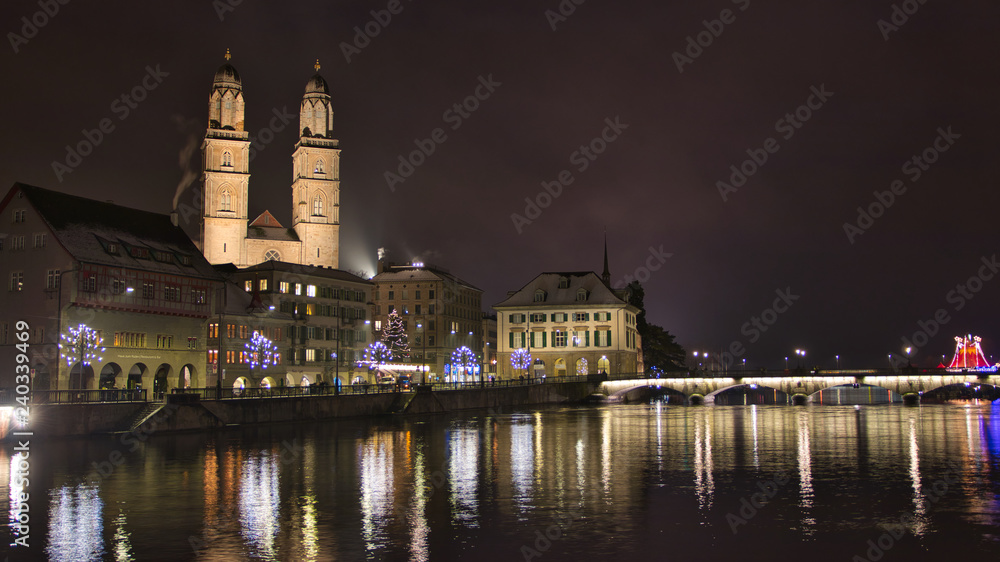 Grossmunster in Zürich bei Nacht