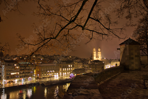 Obraz na płótnie Zürich Stadbild bei Nacht im Winter w salonie