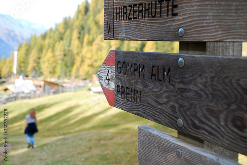 Hiking sign for the mountain inn 