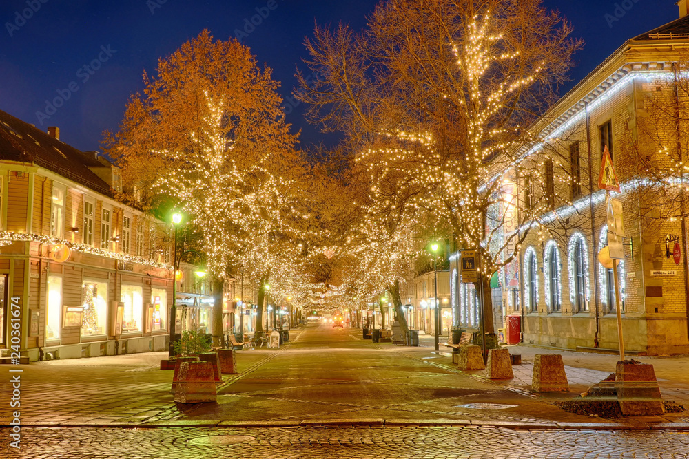 Winter und Weihnachtsbeleuchtung in Trondheim