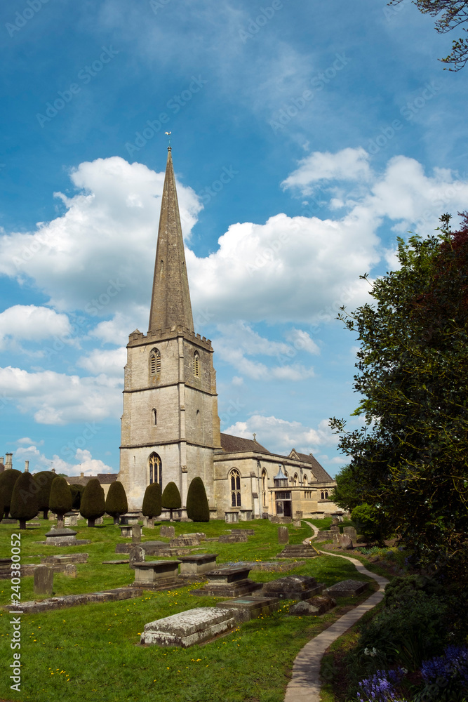 Obraz premium The historic 'wool church' at Painswick in the Cotswolds, Gloucestershire, UK