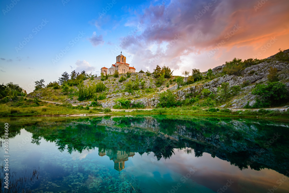 Kloster an der Quelle der Cetina im Hinterland von Kroatien