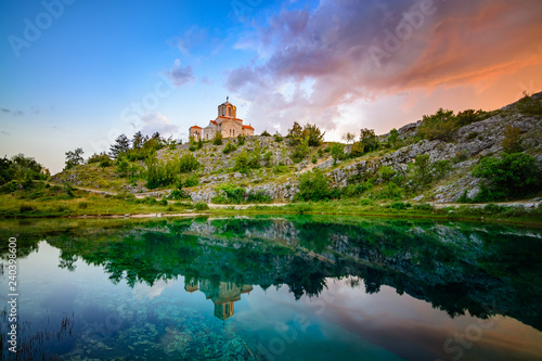 Kloster an der Quelle der Cetina im Hinterland von Kroatien