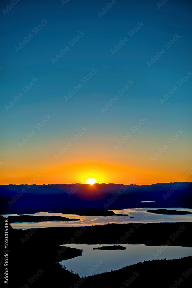 Sunset Behind the Horizon Sunset Behind the Horizon