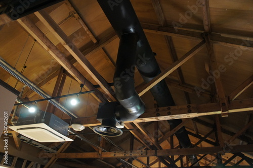 余市のウヰスキー蒸溜所の天井の梁
