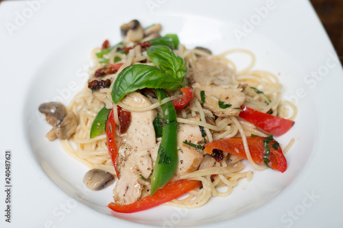Spaghetti with Grilled Chicken, capsicum, and mushroom