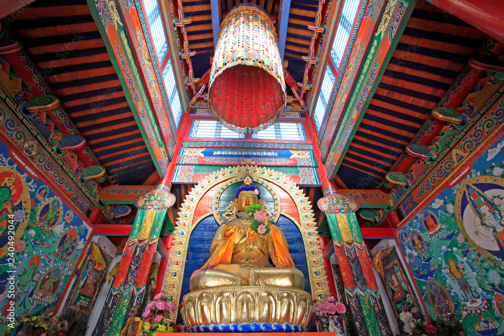 Obraz premium figure of Buddha and Prayer flag in the Five Pagoda Temple, Hohhot city, Inner Mongolia autonomous region, China