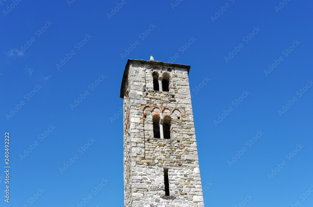 Kirchturm in Norditalien