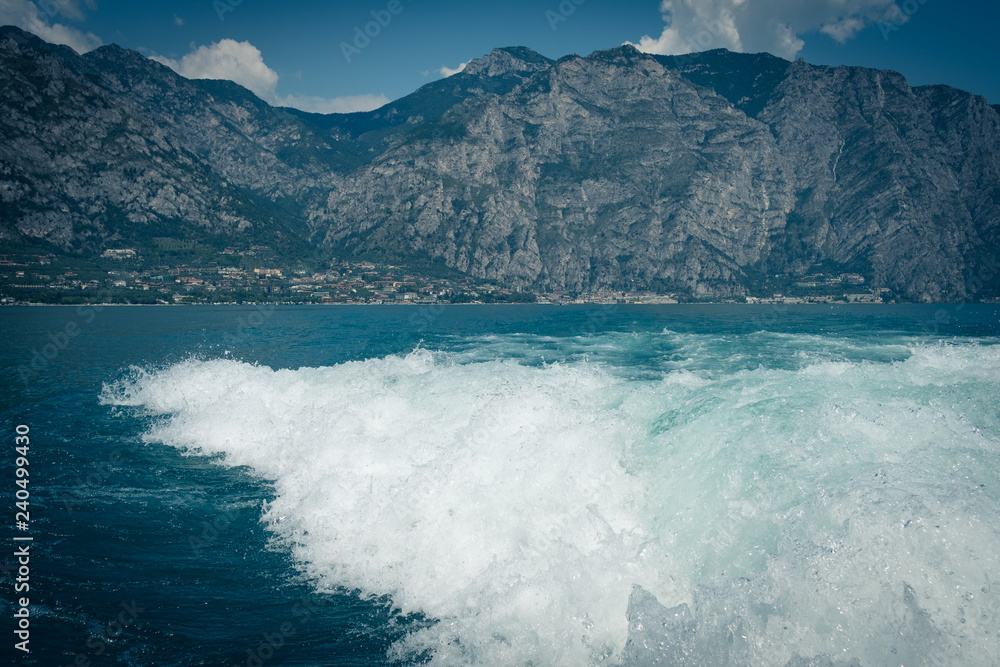 Bootsfahrt auf dem Gardasee bei Limone Bootsfahrt auf dem Gardasee bei Limone