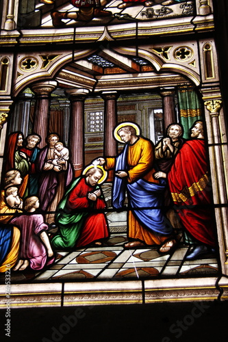 Baptême, vitrail de l'église Saint Seine à Corbigny, Bourgogne