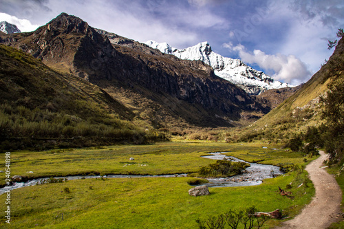 La bellissima Cordillera bianca e le sue lagune nel parco nazionale Huascaran, Huaràz, Perù