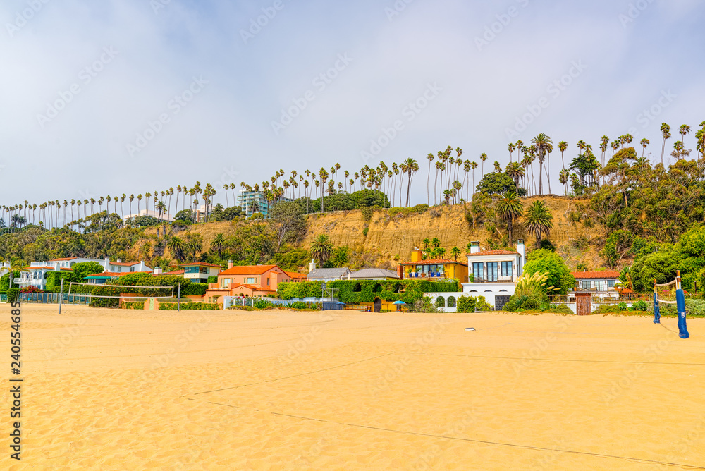 Fototapeta premium View of the beach of Santa Monica and the Pacific Ocean. Suburbs of Los Angeles.