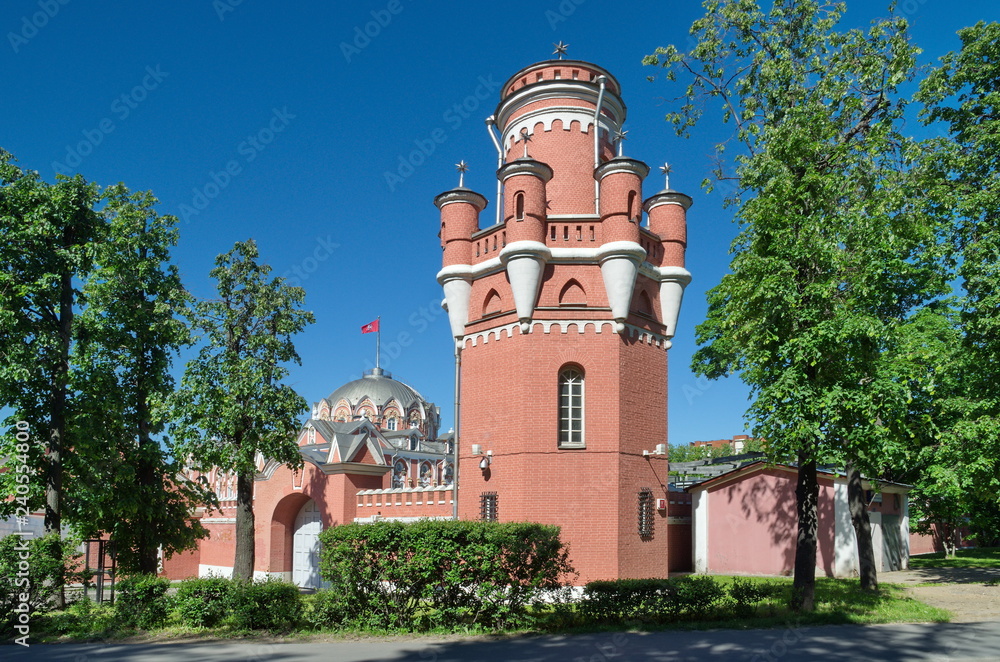 Obraz premium Petrovsky travel Palace in Moscow on the Leningradsky prospect, Russia. It was built in 1776-1780-ies by the architect Matvey Kazakov and is an example of Russian neo-Gothic architecture