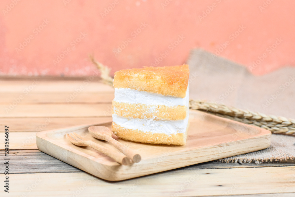 Egg Yolk Gold Thread Cakes stuffed with cream